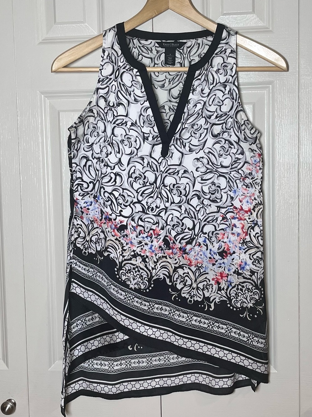 WHITE HOUSE BLACK
MARKET Floral
Multicolor Asymmetric Layered Tunic Top Size 0